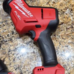 Milwaukee M18 Hacksaw 