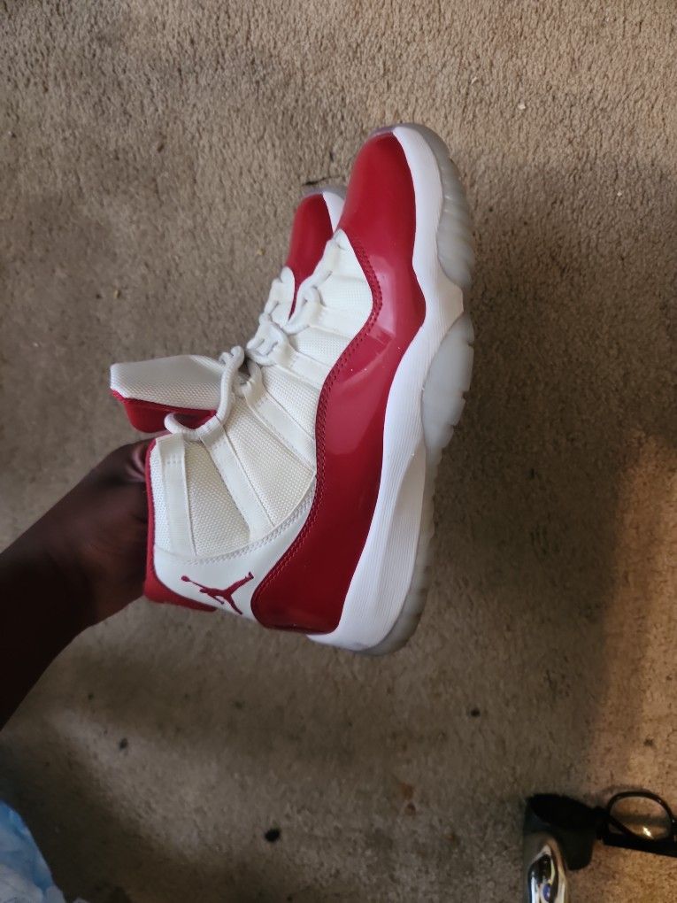 Air Jordan 11 Retro Cherry
