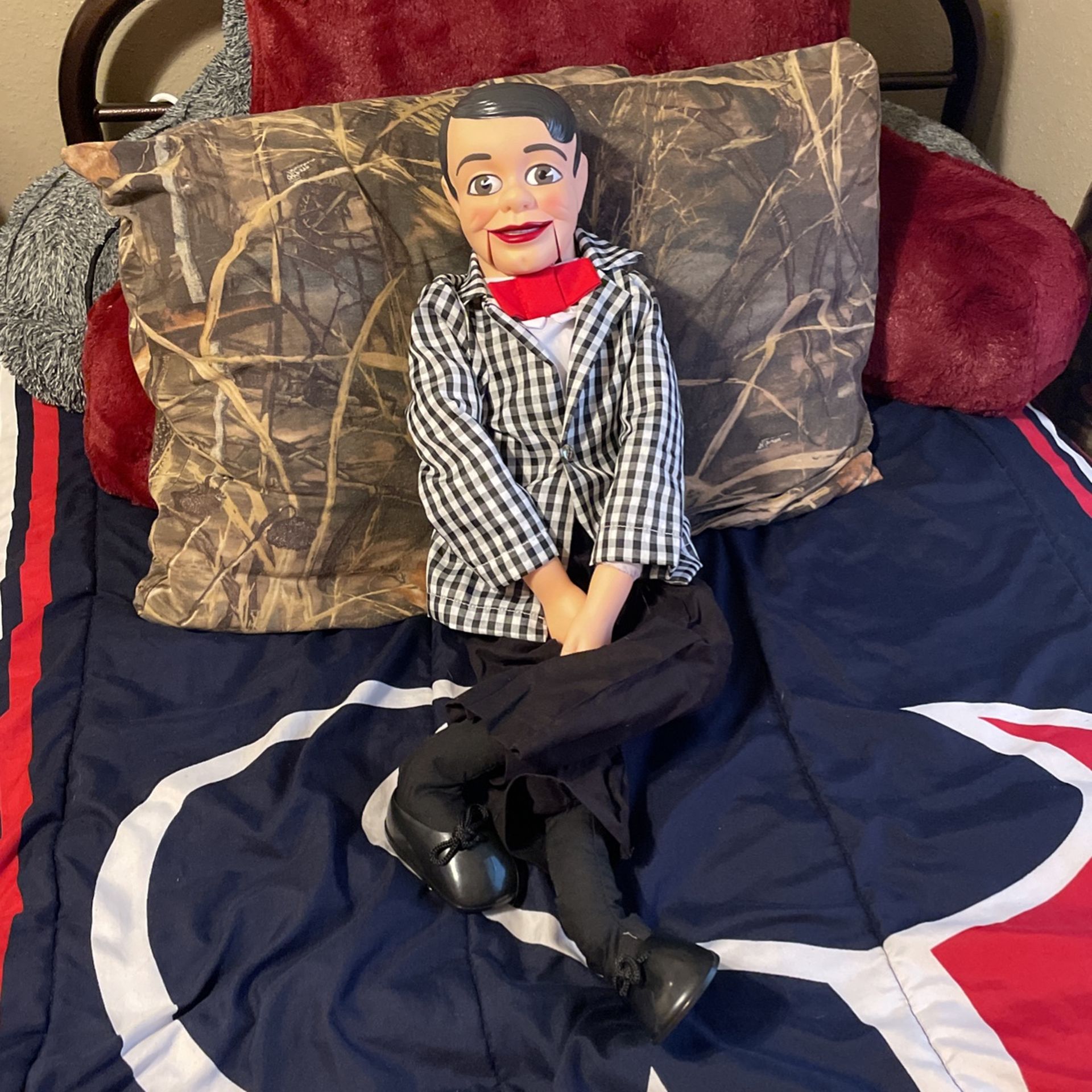 Ventriloquist dummy