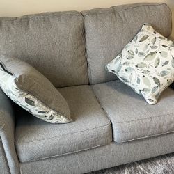 New Couch with matching cushions 