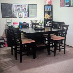 Dining room set - Table and 8 chairs