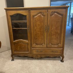 Thomasville entertainment cabinet/unity. $500