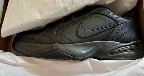 Nike Mem Monrach IV size 13 brand new