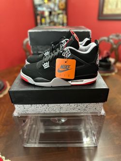 Air Jordan 4 Bred