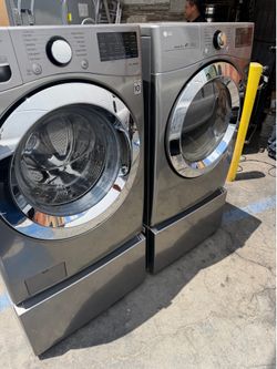 LG  Steam front load washer  5.0 cu ft gas dryer 7.5 cu ft