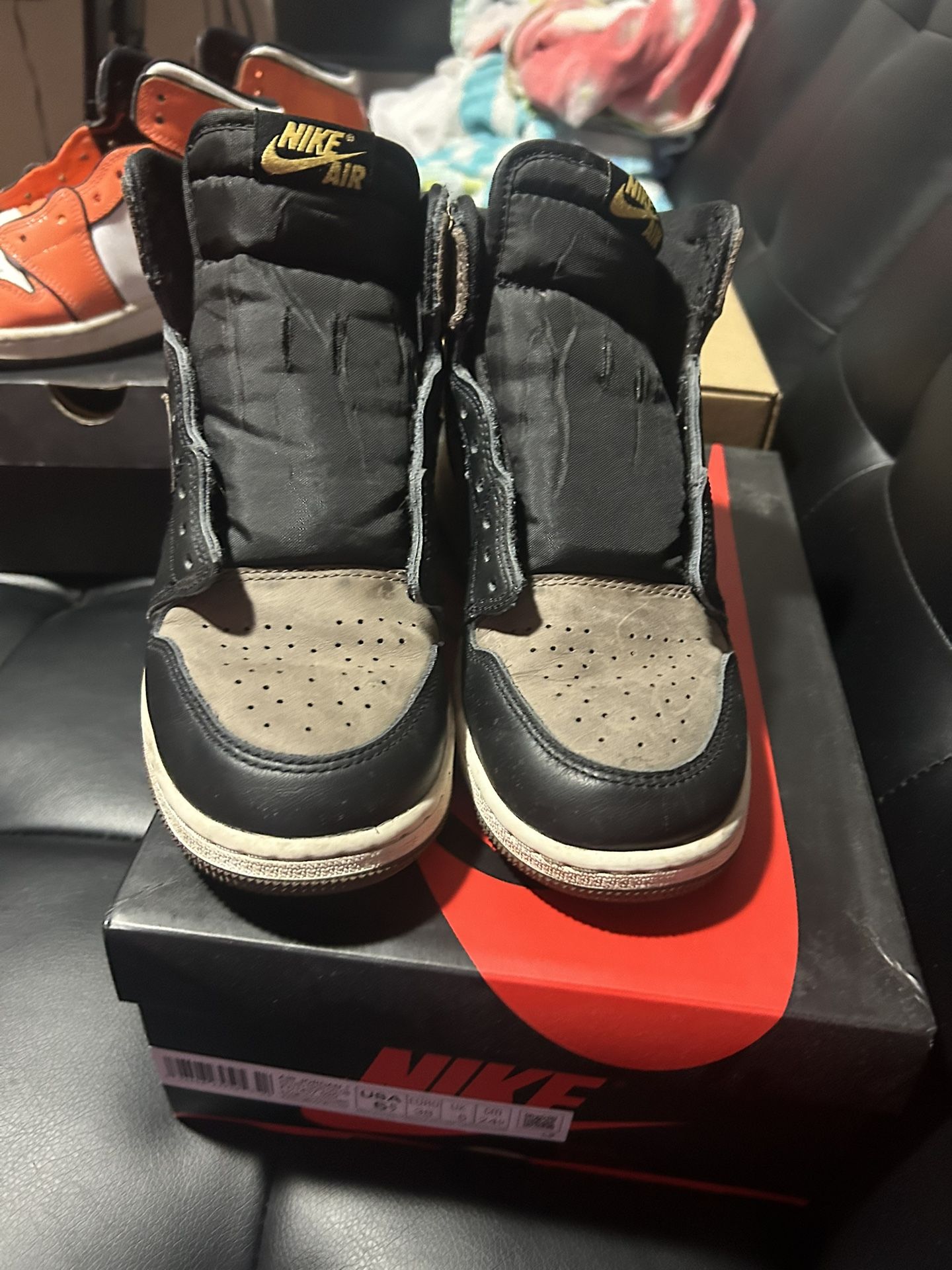 Jordan 1 Palomino Size 5 youth 