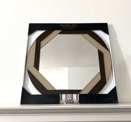 Round Mirror 31.5” x 31.5”  Brown & Tan W/ Gold Trim