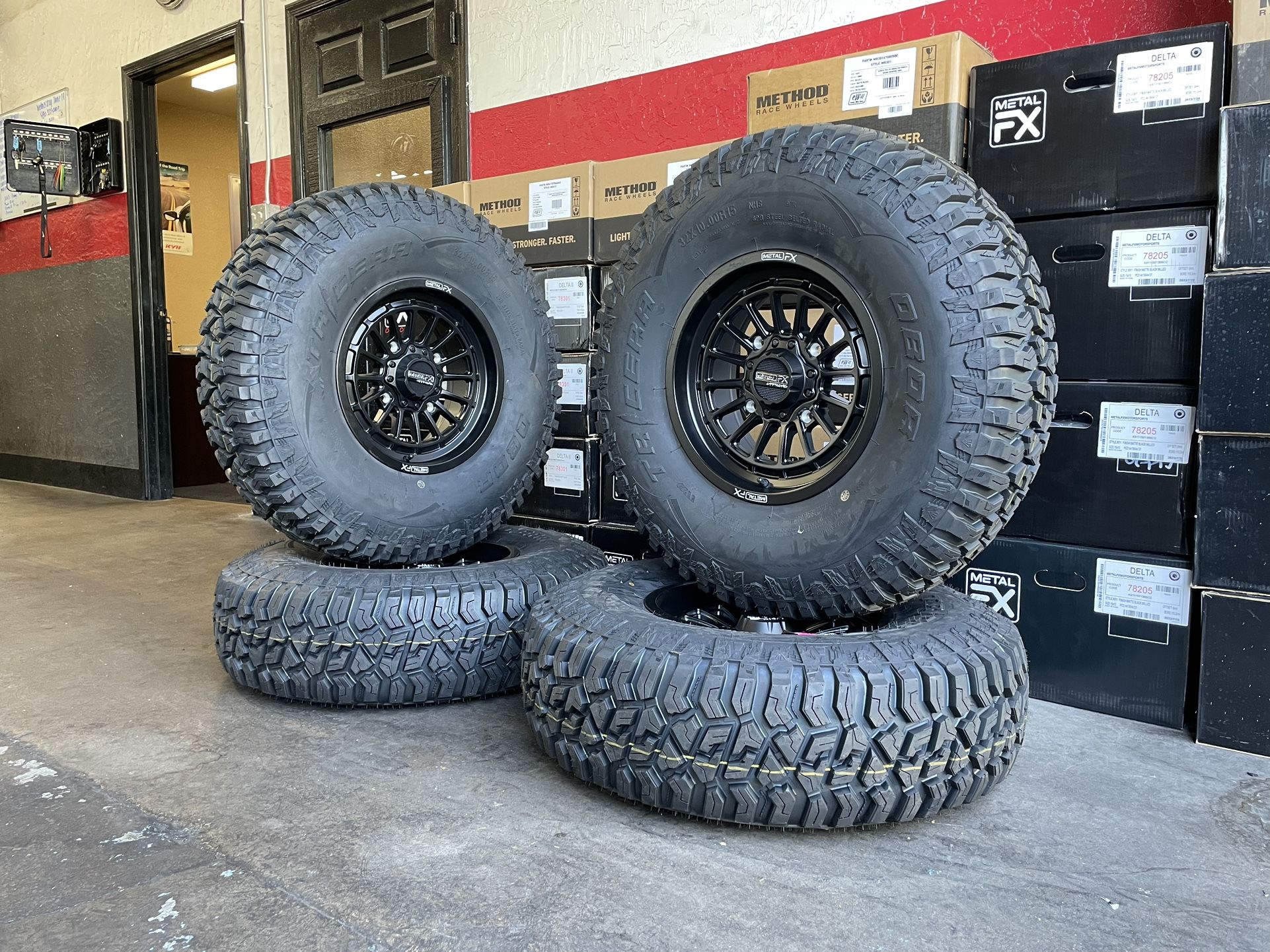 Metal FX Wheels / 32” Obor Tires