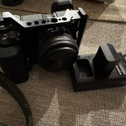 Sony 6500 W/ 28mm F2.8. Two Batteries. 128gig Scandisk.