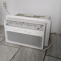LG 10,000 BTU Window AC - Used-Good