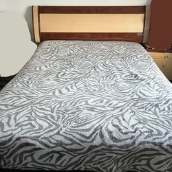 Modern Wood Bed Frame Brown/Burgundy Queen size bed set with nightstand and vanity table mirror / 6 drawer Dresser with plenty of storage & mattress