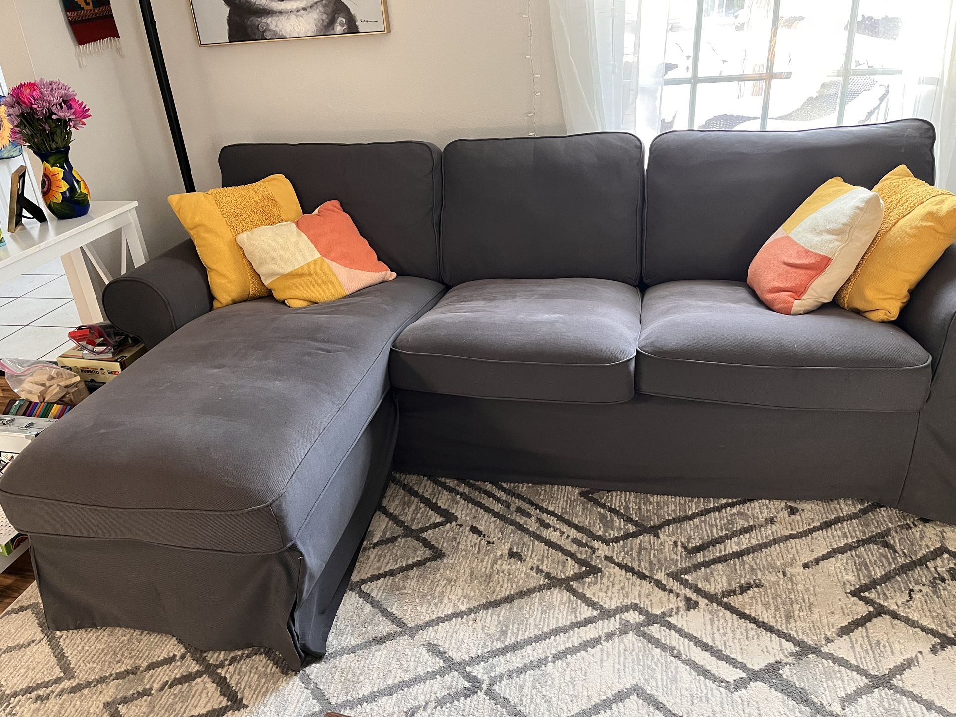 Uppland IKEA Sofa w/movable Chaise 