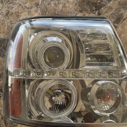 2002 Cadillac escalade passenger side led headlight