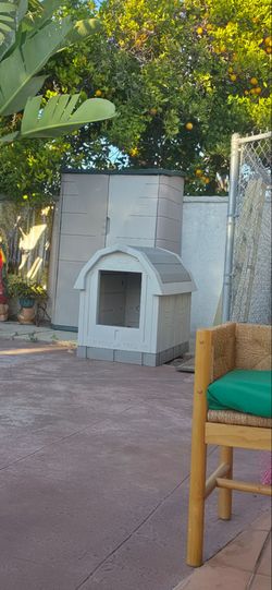 Dog house for sale