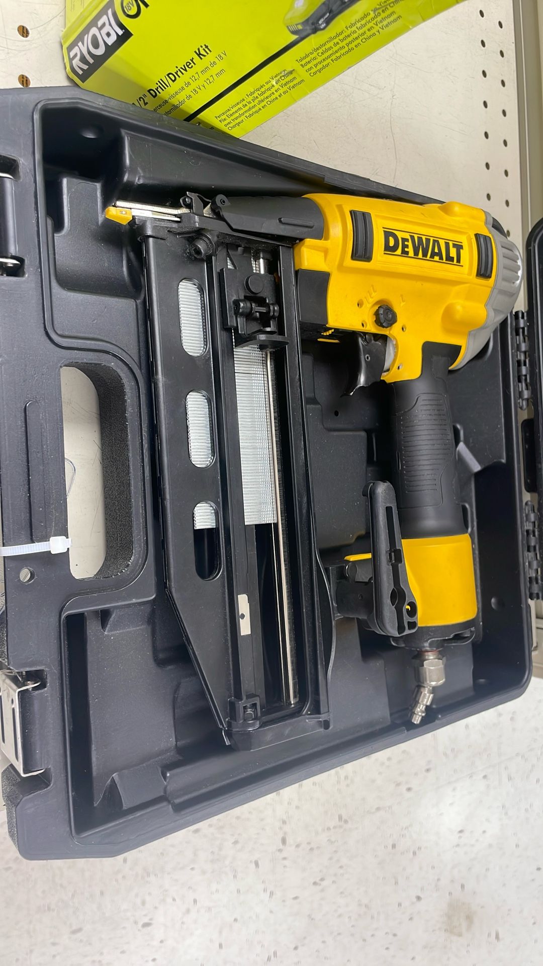 Dewalt Nailer