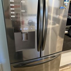Lg French Door Refrigerator 