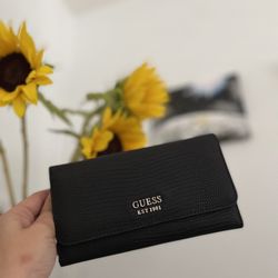 GUESS WALLET BRAND NEW