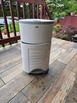 Dekor diaper pail