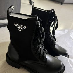 Women Boots 👢 