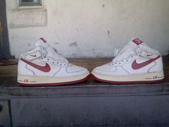 Af1s mids white and red size 6