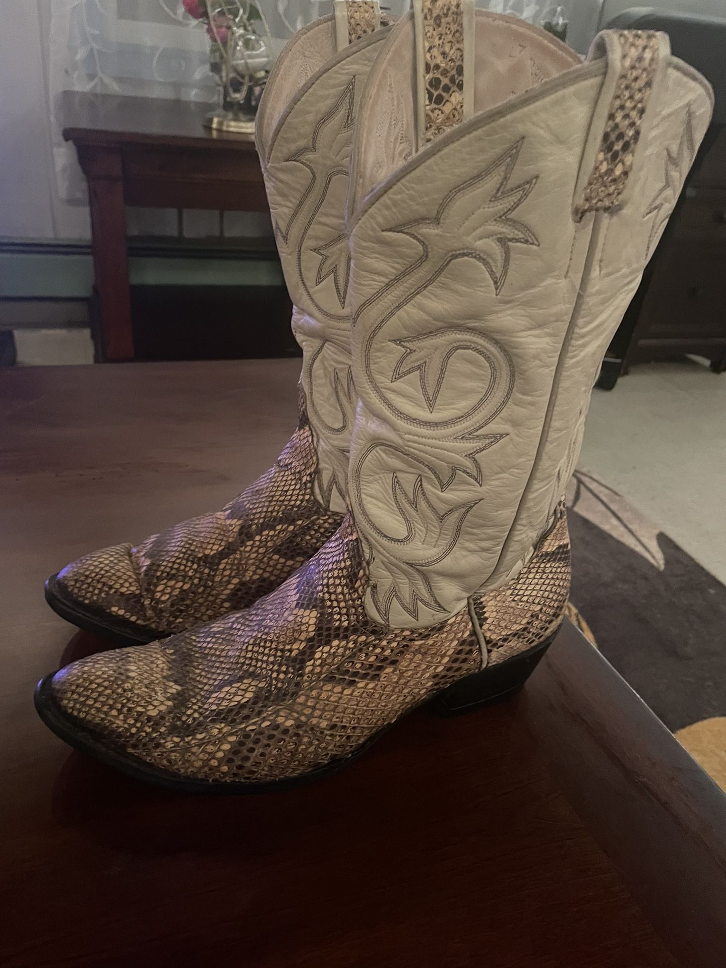 Boots Sive 10.5 -11sive