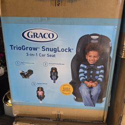 *NEW* GRACO CAR SEAT