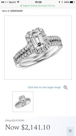 Ladies wedding ring.