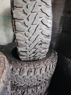 Used Set Of tires 35 1250 20 lt
