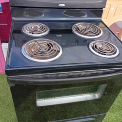 Electric Stove In Good Condition 