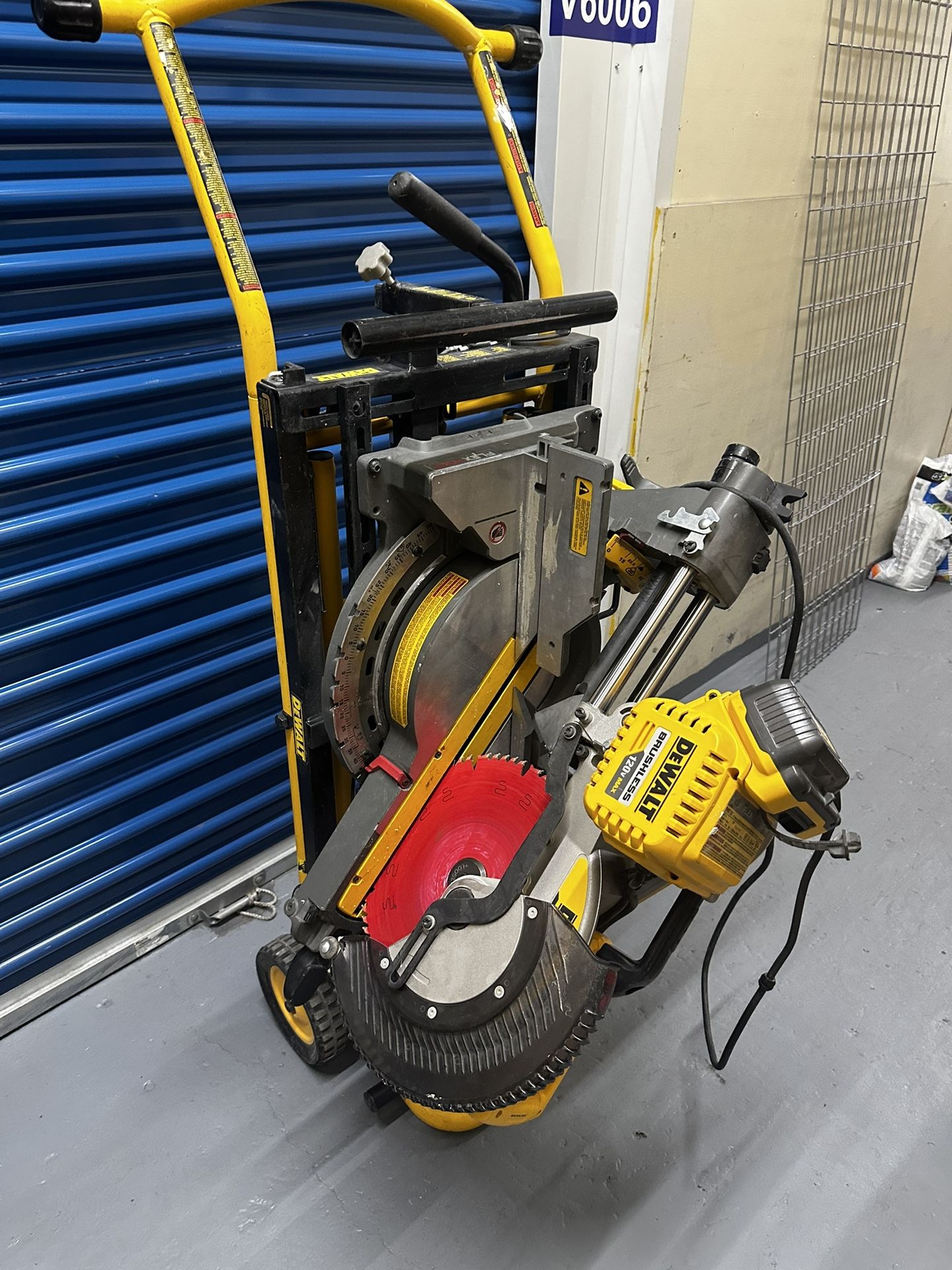 Dewalt 120v max miter saw dhs790ab hotsell