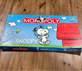 Monopoly Snoopy It's a Dog's Life Collector's Edition