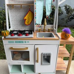 Kids Play Kitchen
