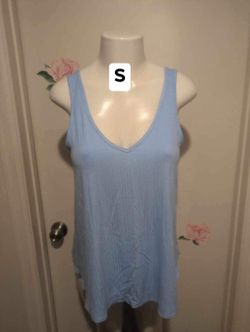 New women’s top size small from old navy