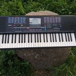 Yamaha  PSR-220 Keyboard 