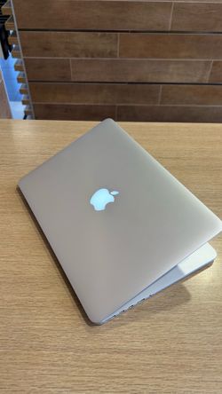 Apple MacBook Pro 13” Retina i5/8GB/256GB SSD $180
