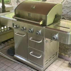 Kenmore 4 Burner Natural Gas BBQ