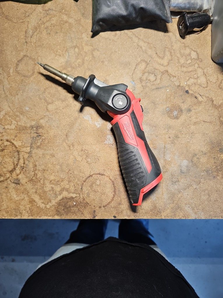 Milwaukee M12 Cordless Soldering Iron (Tool Only)