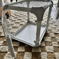 Diggs Evolv Dog / Pet Crate (Small)