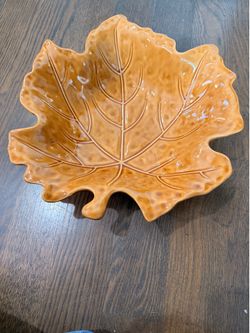 HARVEST Ceramic Fall Leaf Serving Bowl