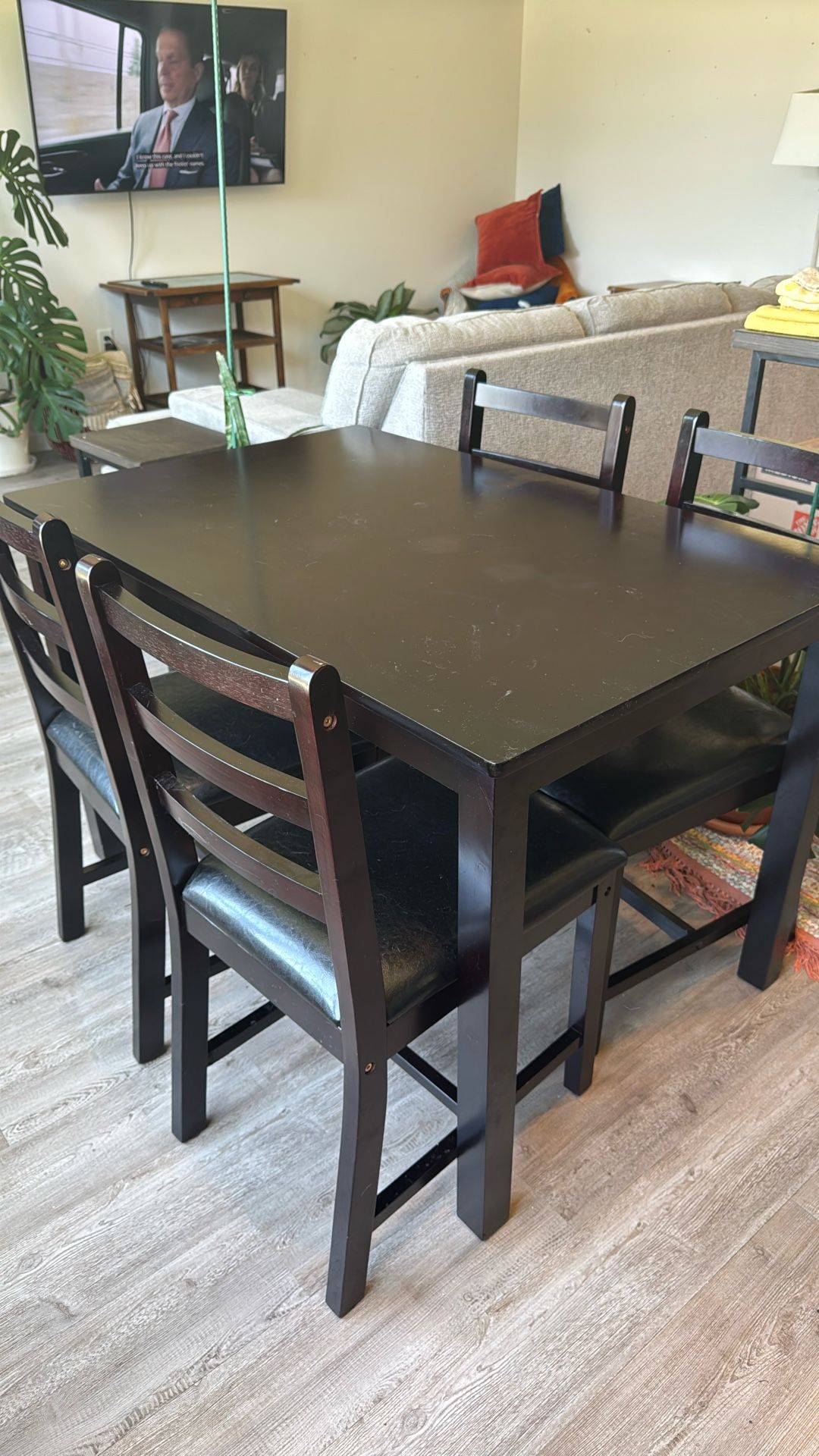 Table With 4 Chairs
