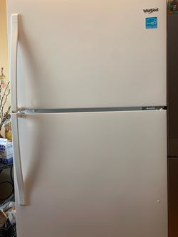 Whirlpool Refrigerator – Excellent Condition – Like New