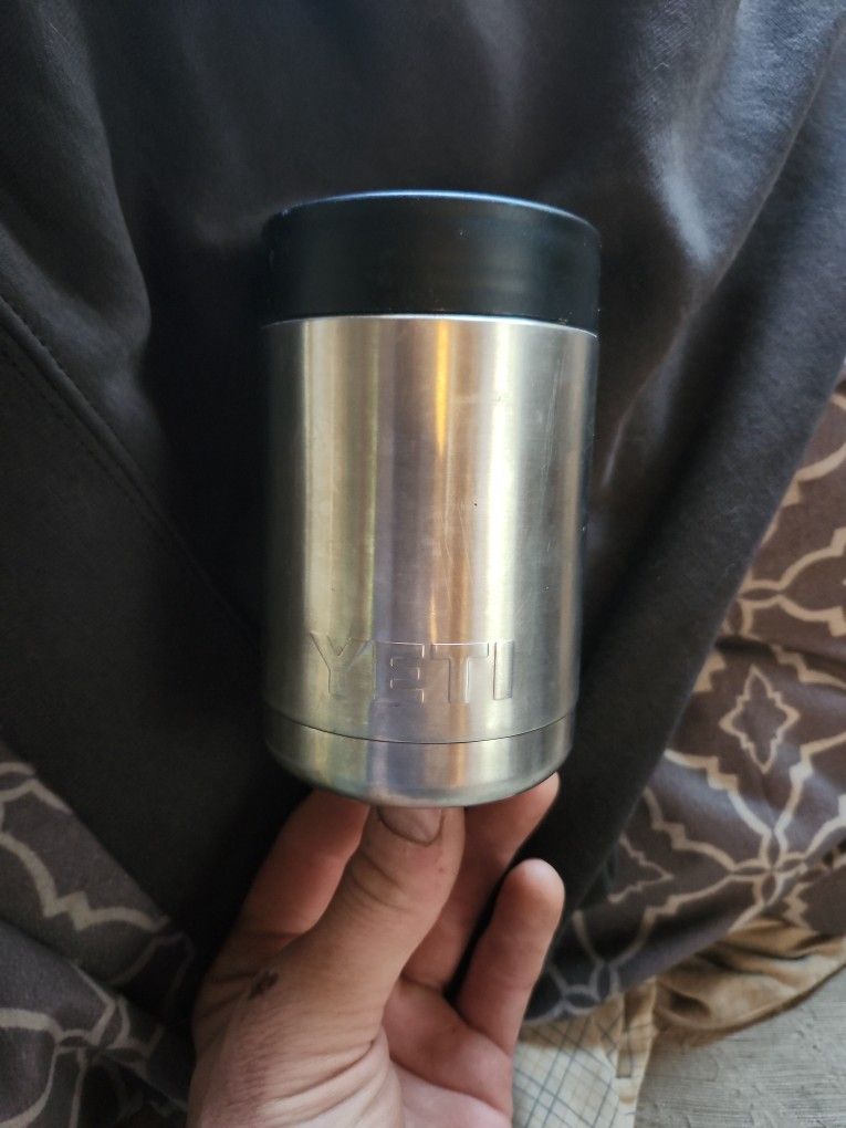 Yeti Can Cooler
