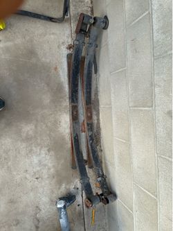 Nissan hardbody Left and right leaf springs