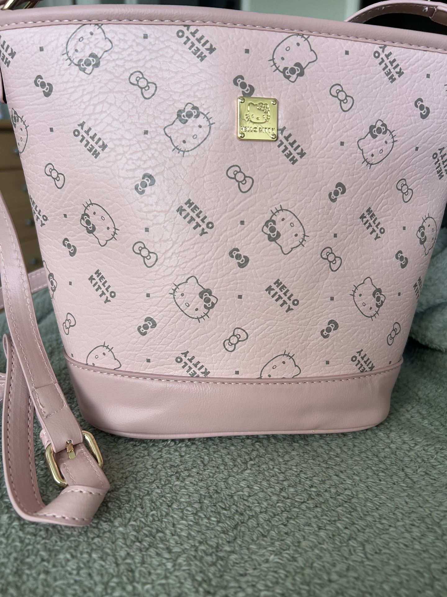 Hello Kitty Tote With Storage Bag
