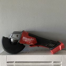 Milwaukee M18 FUEL 18V Lithium-Ion Brushless Cordless 4-1/2 in./5 in. Grinder w/Paddle Switch (Tool-Only