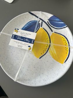 Plastic plates