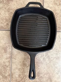 Lodge cast iron pan