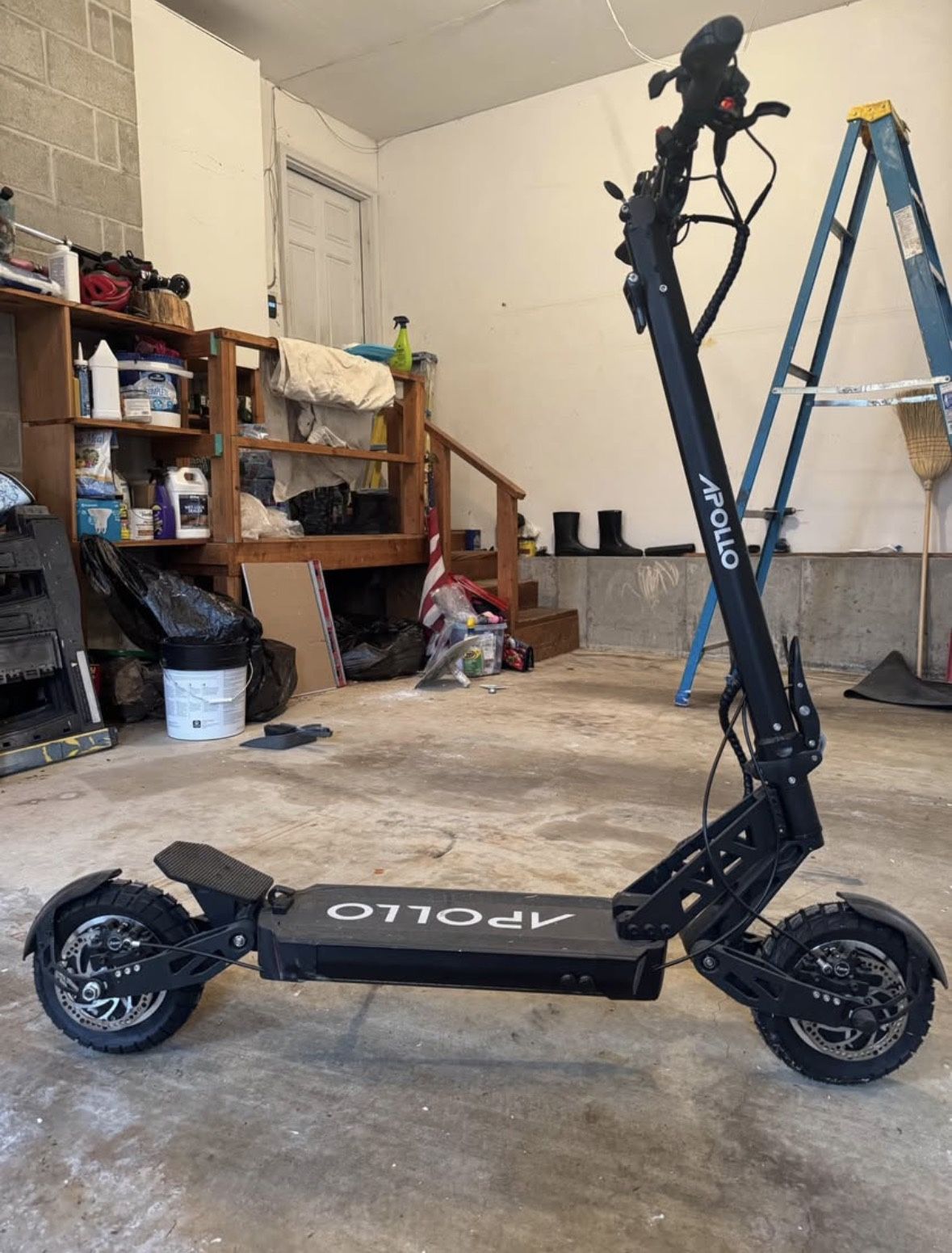 Apollo Ghost scooter