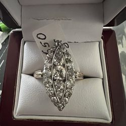 Woman Gold Ring W/diamonds
