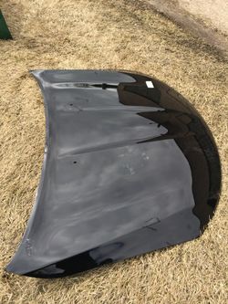2015-2018 Chrysler 200 hood clean